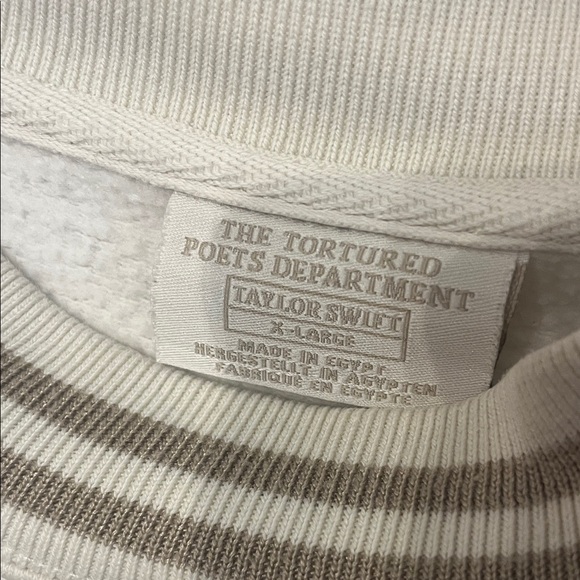 Taylor Swift Cream Sweatshirt with Graphic - Picture 2 of 6